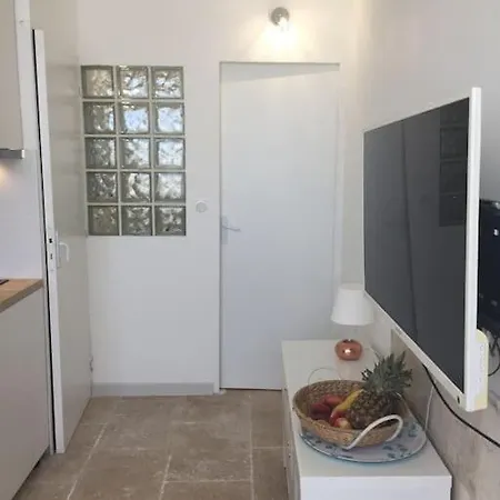 Appart Bianca T2 - Terrasse - Parking - Calme - 1Mn De La Mer Cassis Exterior photo